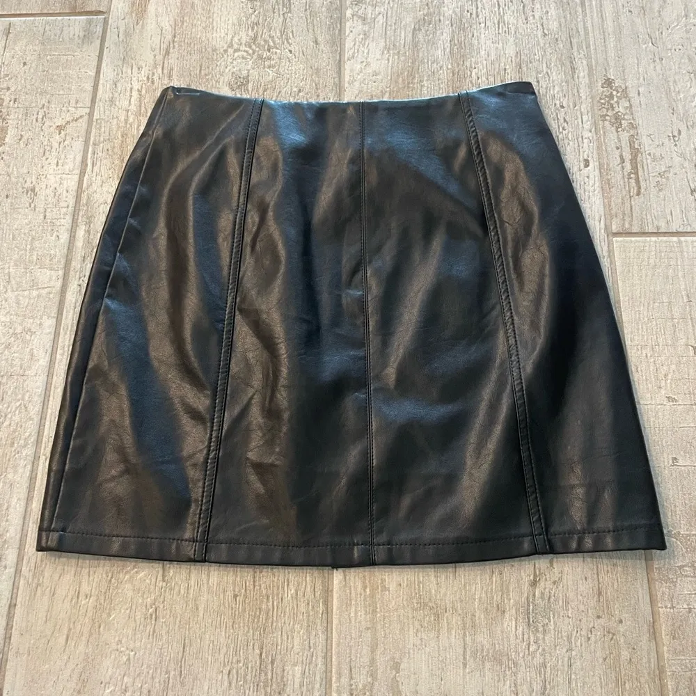 Zip Up Leather Skirt - Image 4