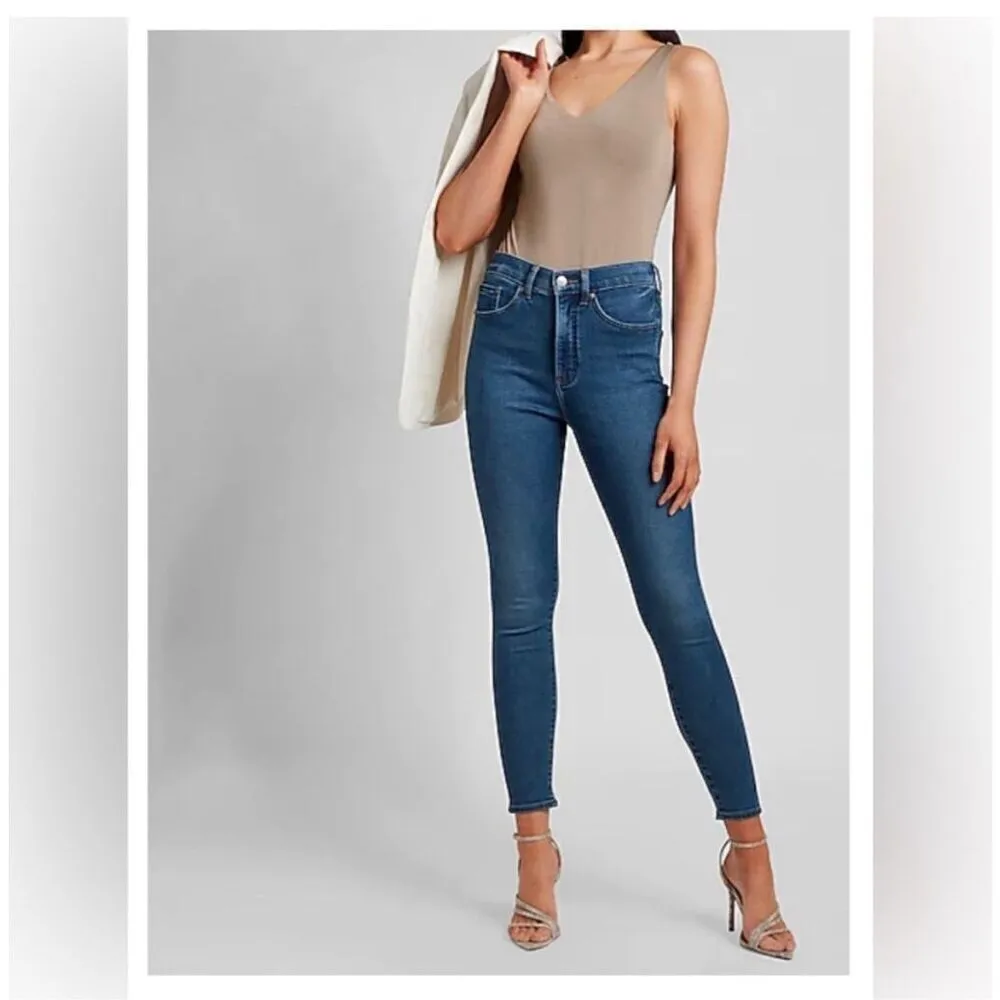 Express Body Contour‎ Vneck Bodysuit Blush Beige Tan S Small Tank Silky - Image 2