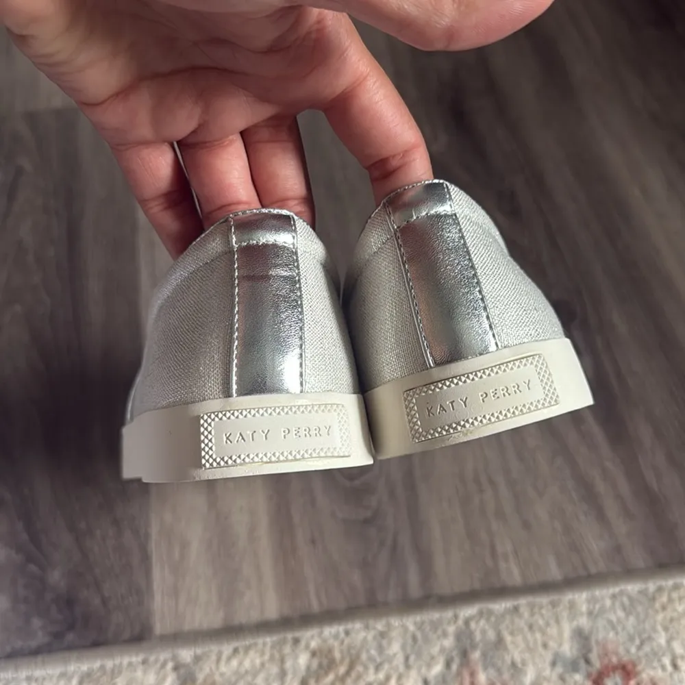 The Kerry Canvas Rainbow Applique Slip - Image 10