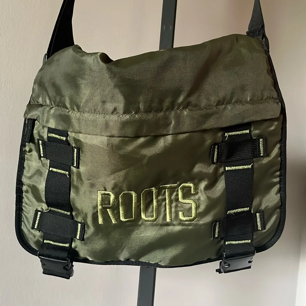 Roots Olive Green Messenger Bag - Image 2