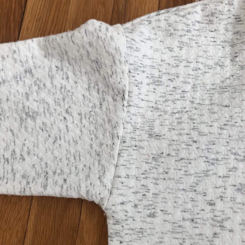 Reebok Womens White/Gray Quilted Sweatshirt XL - Image 6