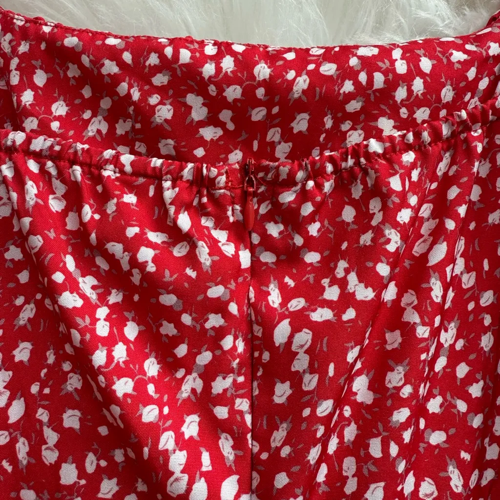 Red and white floral romper Size M - Image 6