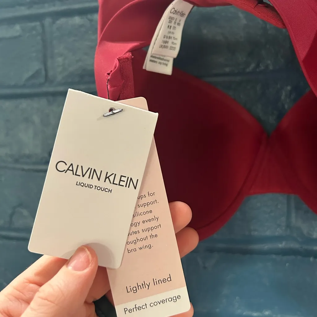 NWT Calvin Klein Red Bra with Molded Cups‎ and Underwire Support - Image 4