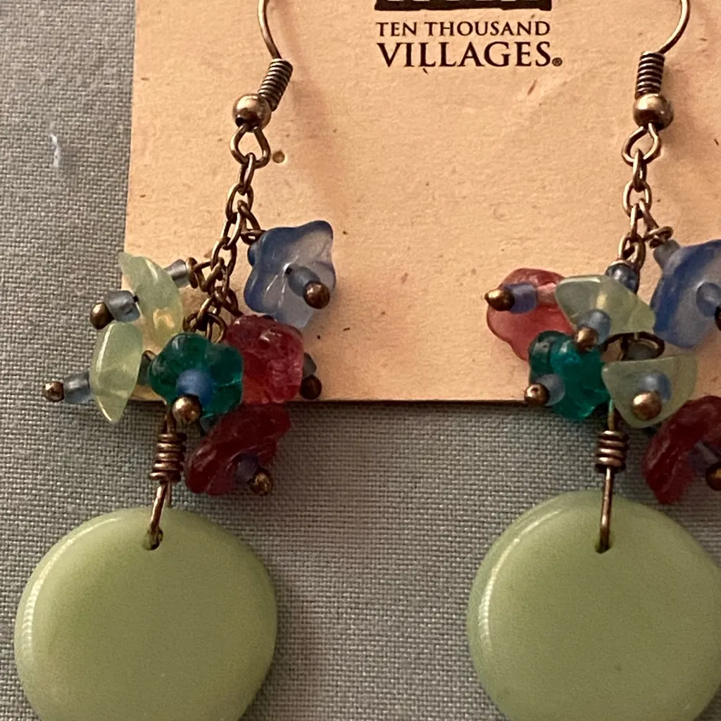 Dangle Earrings Ten Thousand Villages Dix Mille Beads Green Pink Blue New NWT - Image 4