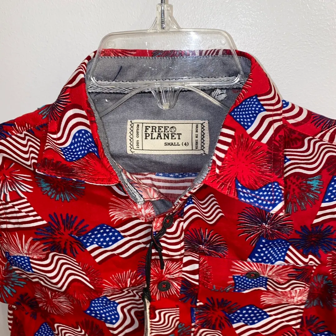 NWT $32  Red American Flag Print Button Down S(4) - Image 7