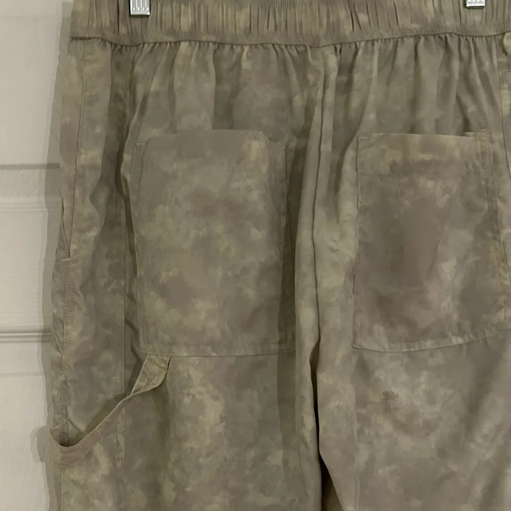 Fabletics Nylon Cargo Jogger Dried Sage Cargo Texture Size Medium - Image 7