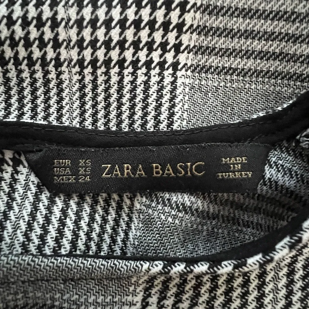 Zara Basic Top Womens XS Black White Houndstooth Plaid Casual Workwear Versatile - Image 7