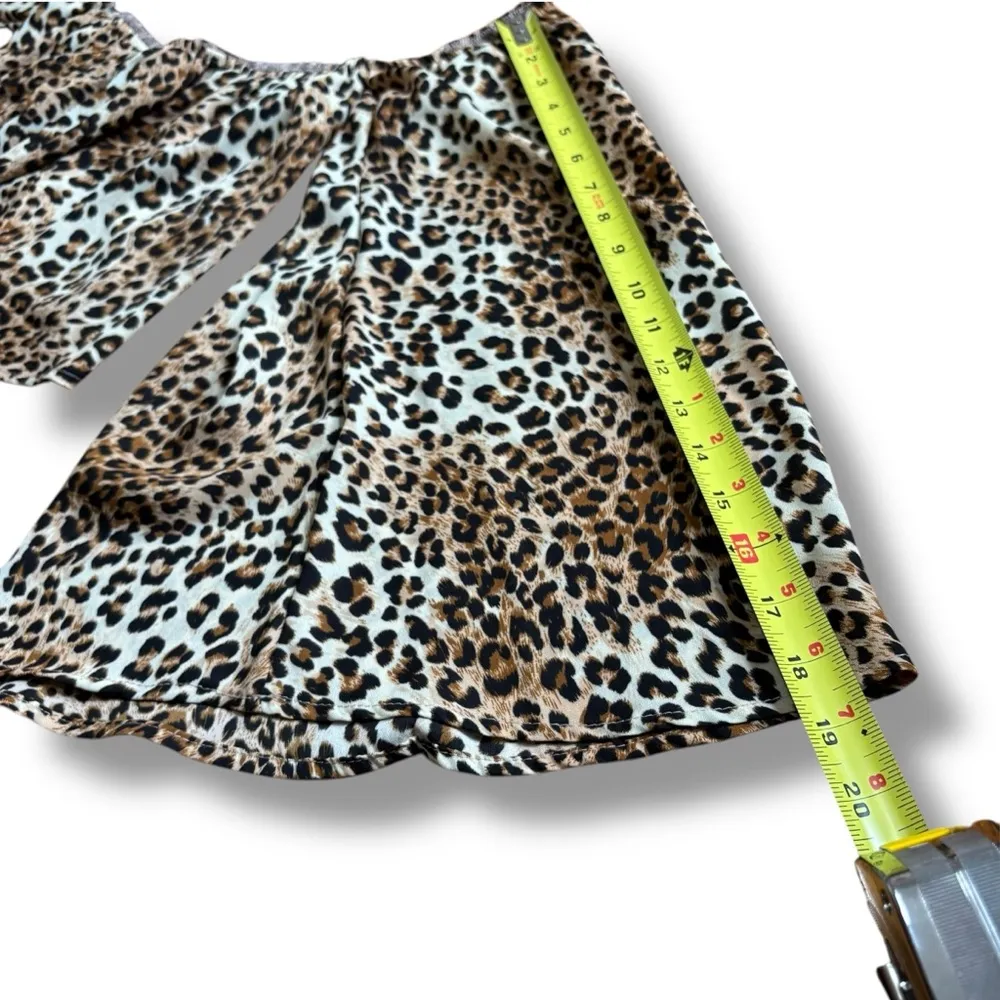 NWOT Fantastic Fawn Animal Print Off-the-Shoulder Floral Top – Size Medium - Image 8