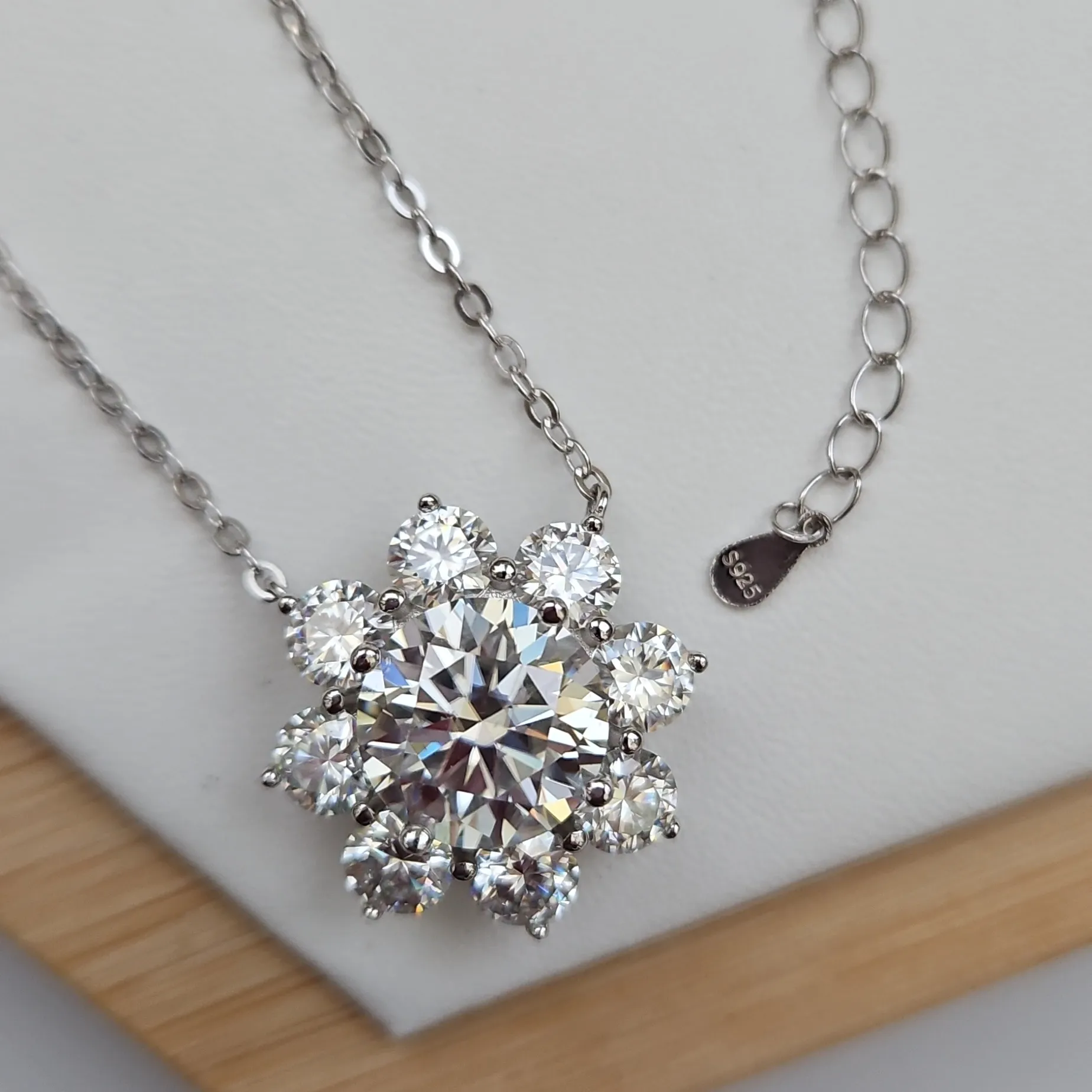 9cttw Moissanite Sunflower Necklace - Image 2