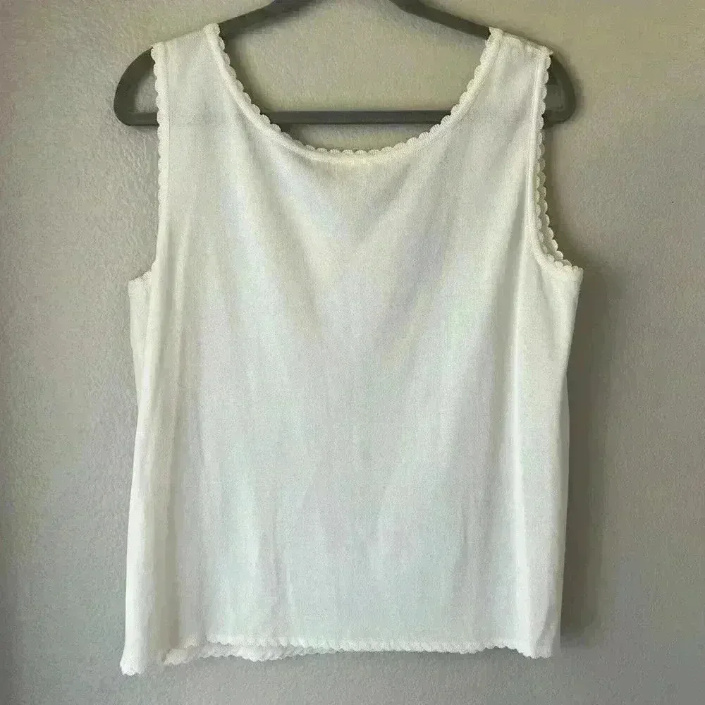 Escada dead stock vintage white scoop neck scallop hemmed warm white knit top Size L - Image 2