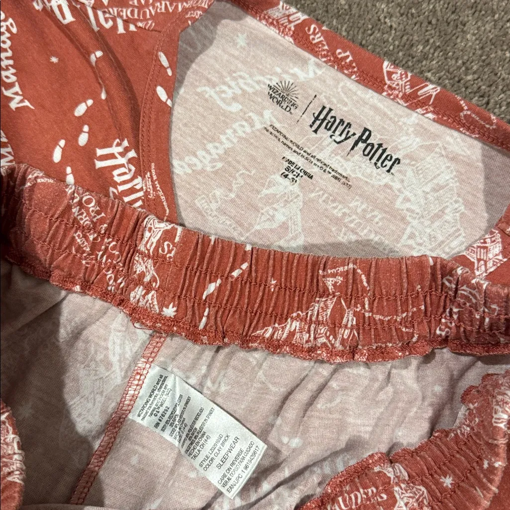 Harry Potter Clay Brick Red Pajama Set SIZE S - Image 3