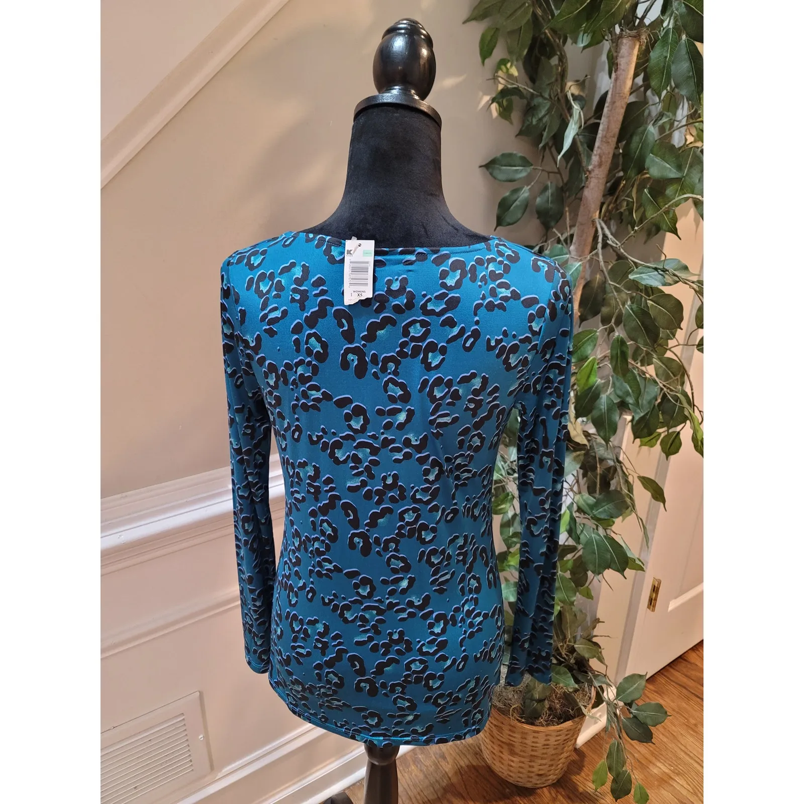 Attention Blouse Women's Blue Black Size XS Animal Print Stretch Long Sleeve - Image 7