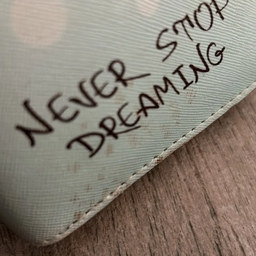 Never stop dreaming zip around wallet - Image 4