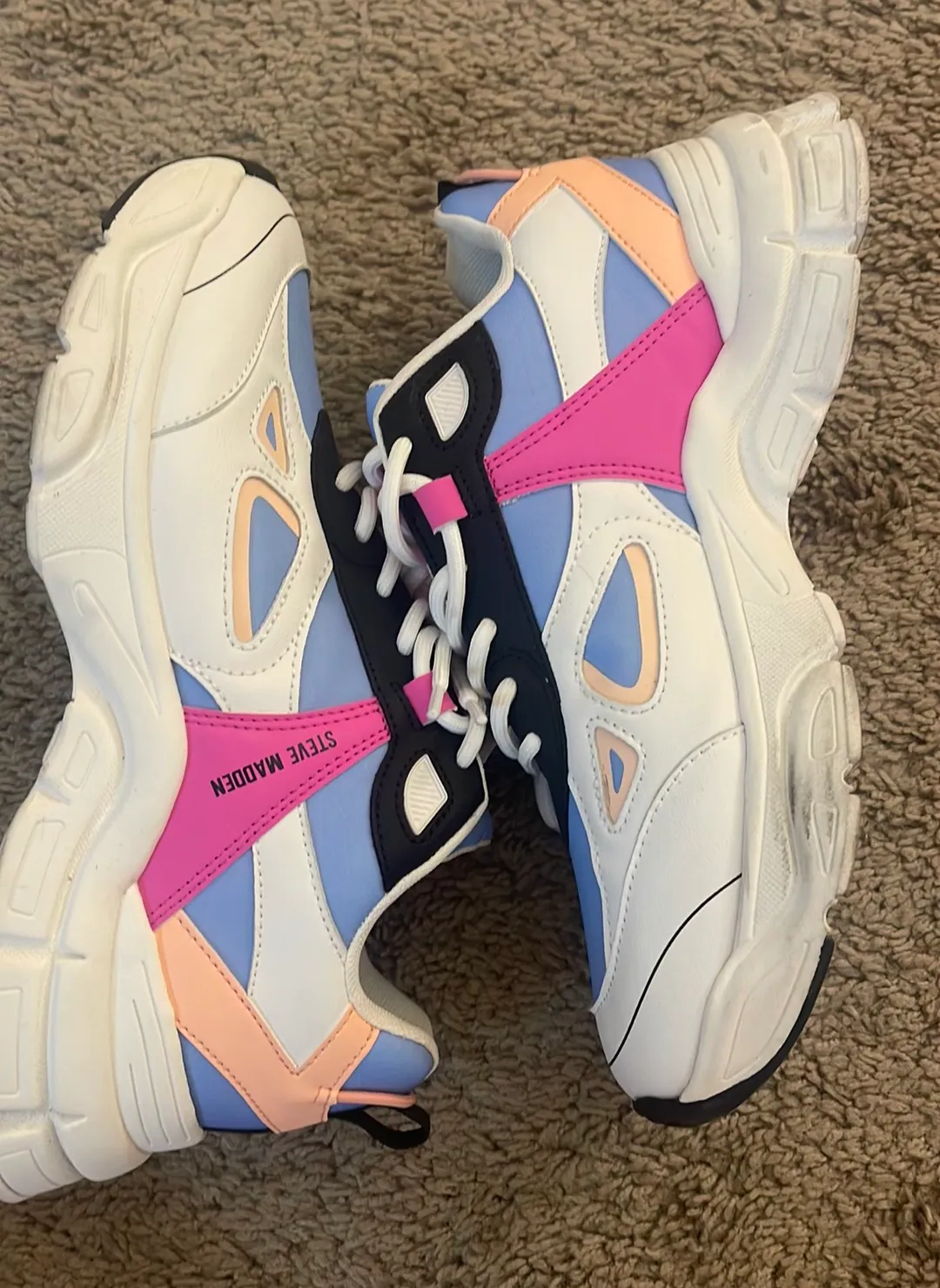 Clydie Sneaker - Image 5