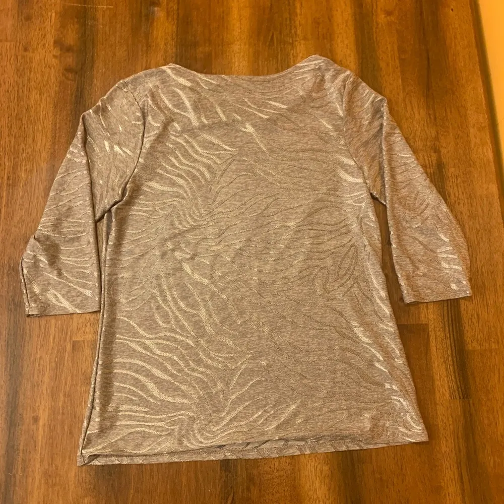 Roz & Ali top women’s large tan/gray. 3/4 sleeves  draped neckline shiny holiday - Image 5