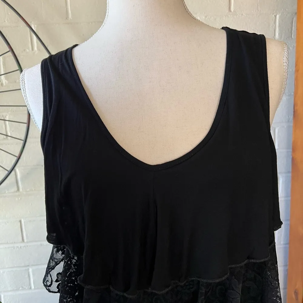 NOT FGOR SALE Cable & Gage Black ruffle and lace tiered tank size M - Image 3