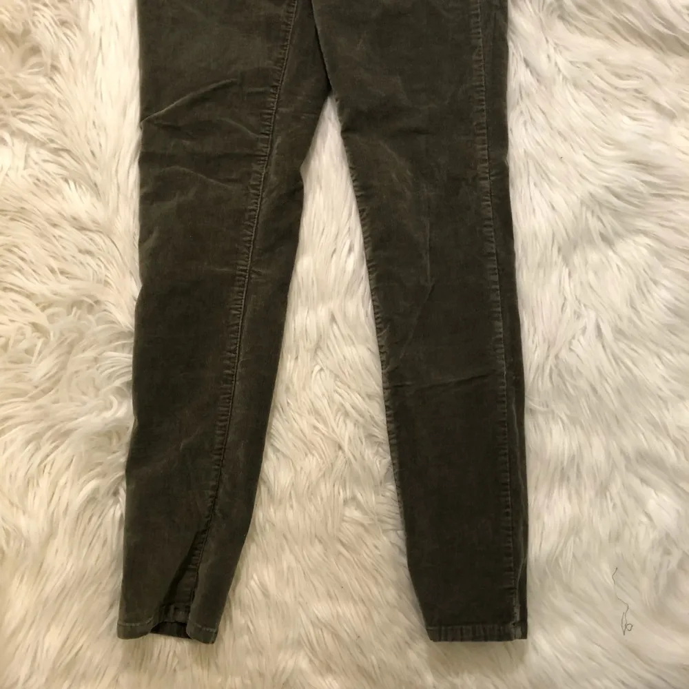 Kensie Jeans Knockout Skinny Pant Green Corduroy - Image 3