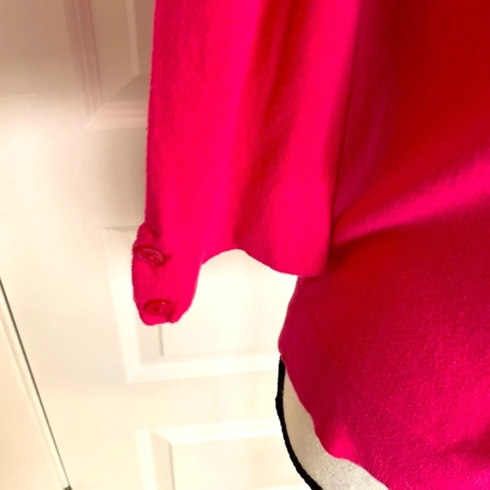 Gap|| Pink 3/4 sleeve cardigan sweater with button accent on sleeves - Image 4