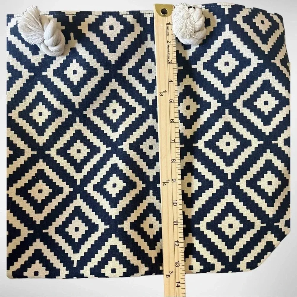 SUMMER & ROSE Navy And‎ Ivory Diamond Beach Tote | NWOT - Image 8