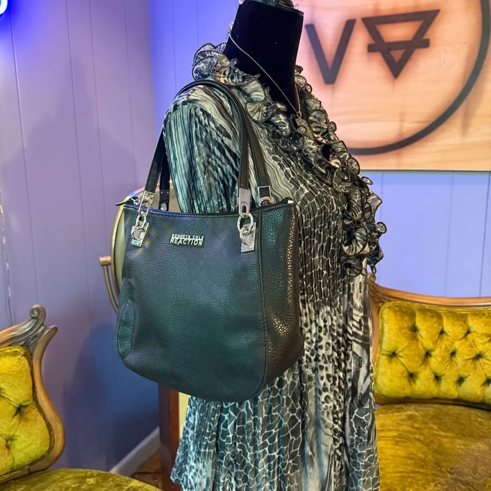 Vintage Kenneth Cole Reaction Black Faux Leather Shoulder Bag - Image 3