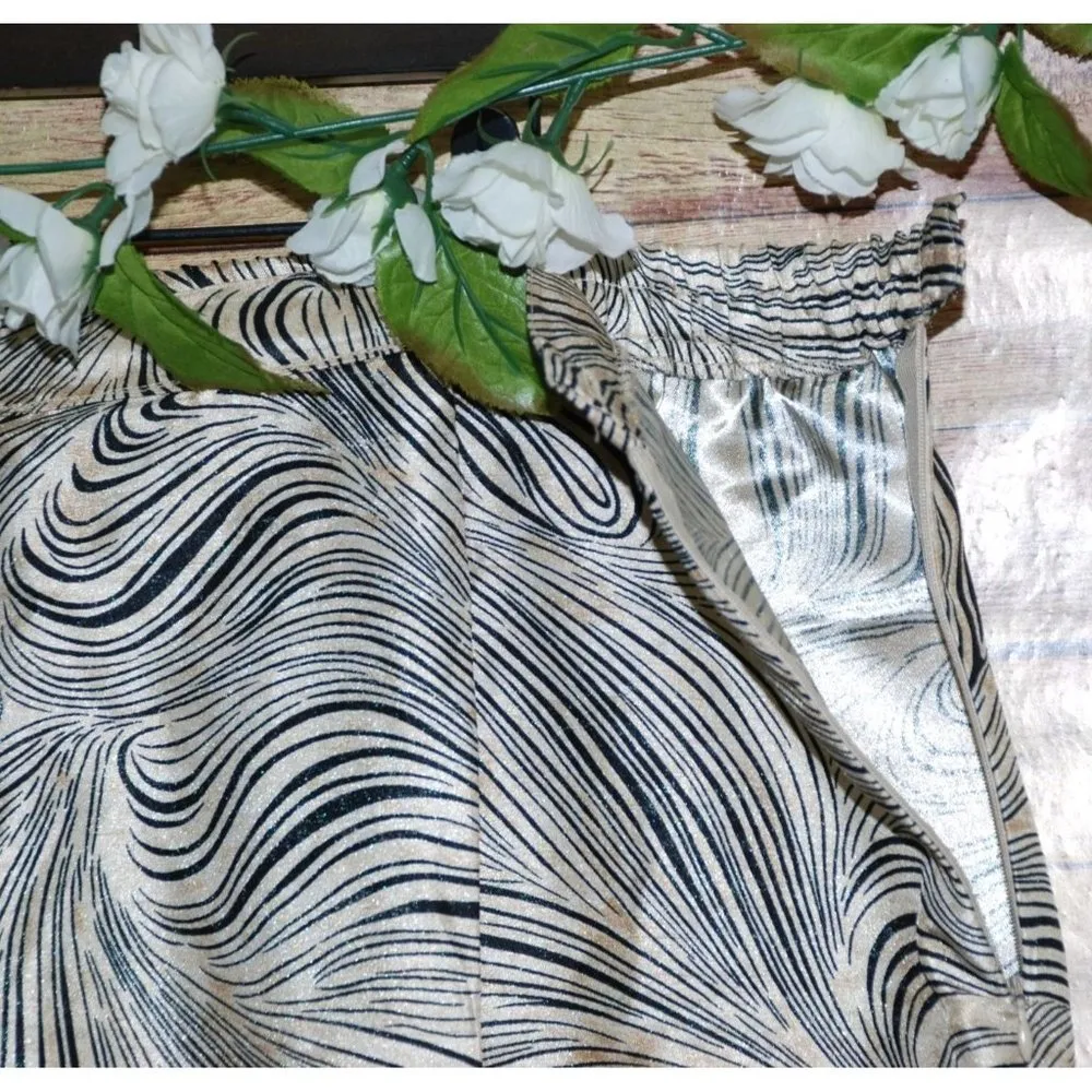 Mlle Gabrielle Women's Animal Print Crop Pants Size 24 Hip Zipper Elastic Waist - Image 4