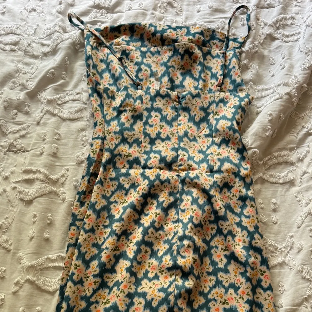 XS BLUE FLORAL SILK DRESS - Image 2