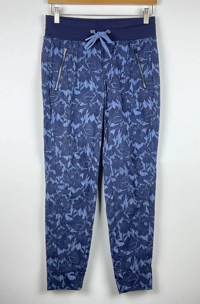 Athleta Trekkie North Jogger in Ethereal Bloom Cottage Blue Size 2 - Image 3