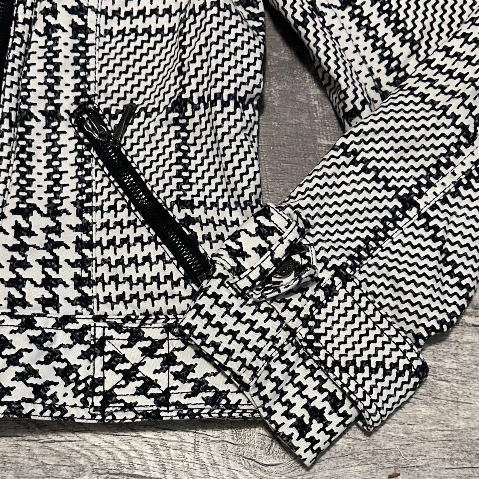 White House Black Market Plaid Houndstooth Moto Jacket Women 12 Black White Edgy - Image 4