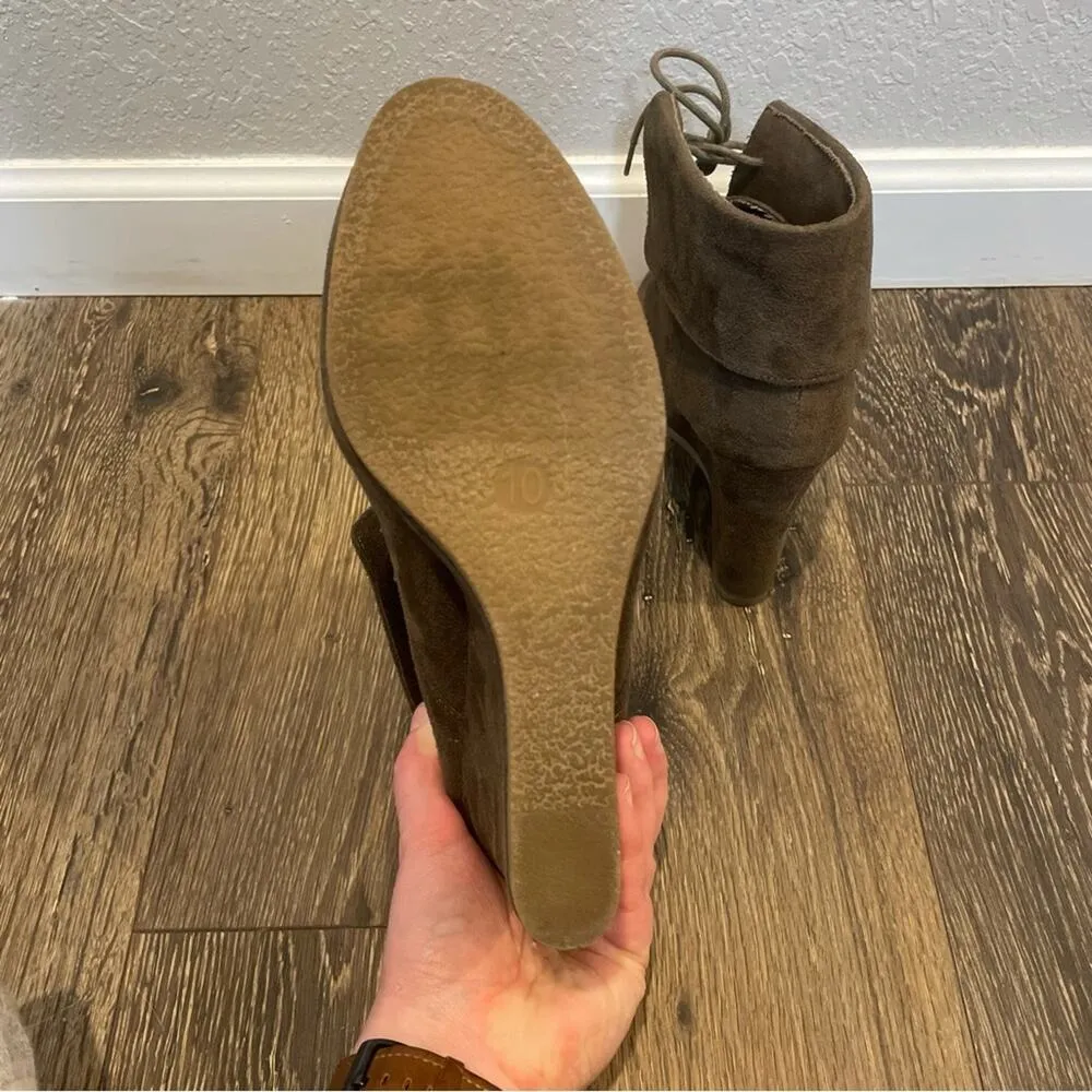 MOSSIMO SUPPLY CO Taupe Faux Suede Lace Up Booties Sz 10 Tan - Image 6