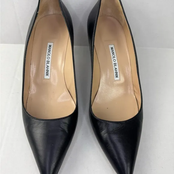 Manolo Blahnik Black Pointed Toe Heel Pumps Size 39. - Image 2