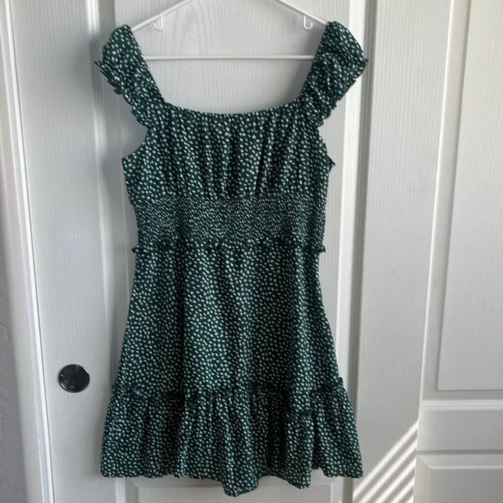 Green Ruffled Tiered Sundress with Flutter Sleeves Size L - Image 3