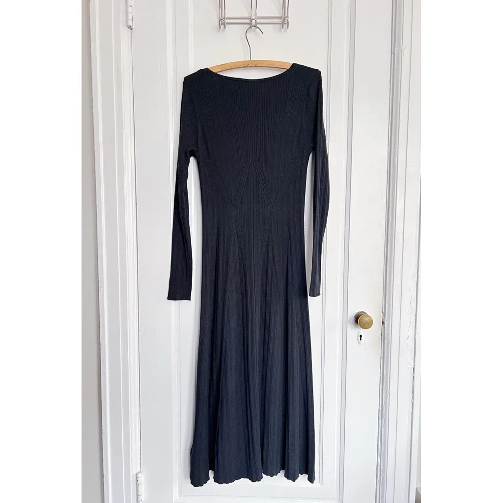 Banana Republic • Ribbed V-Neck Sweater Dress midi knit black cozy flare a-line - Image 10