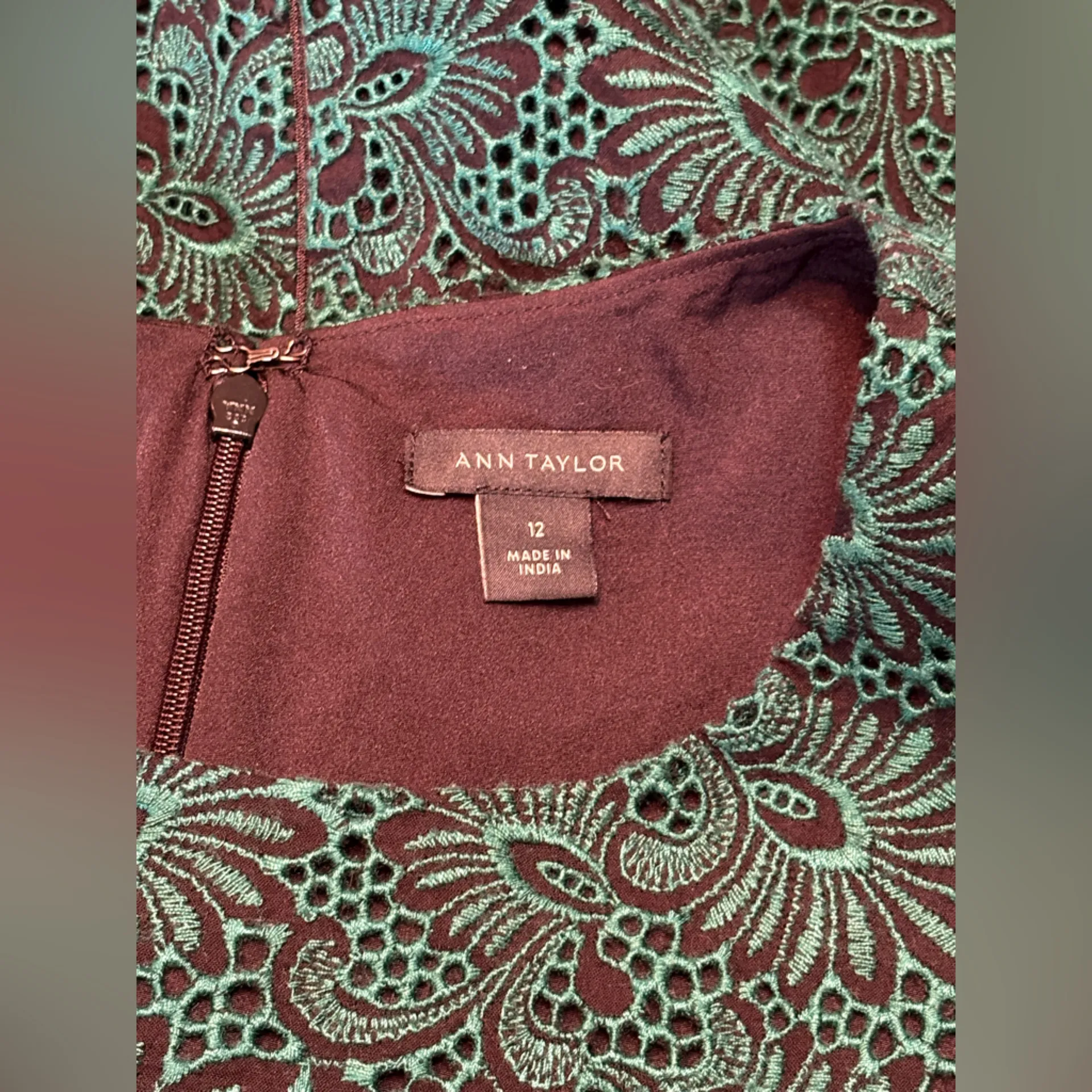 Ann Taylor Embroidered Lace Sheath Dress in Green Eden Size 12 - Image 8