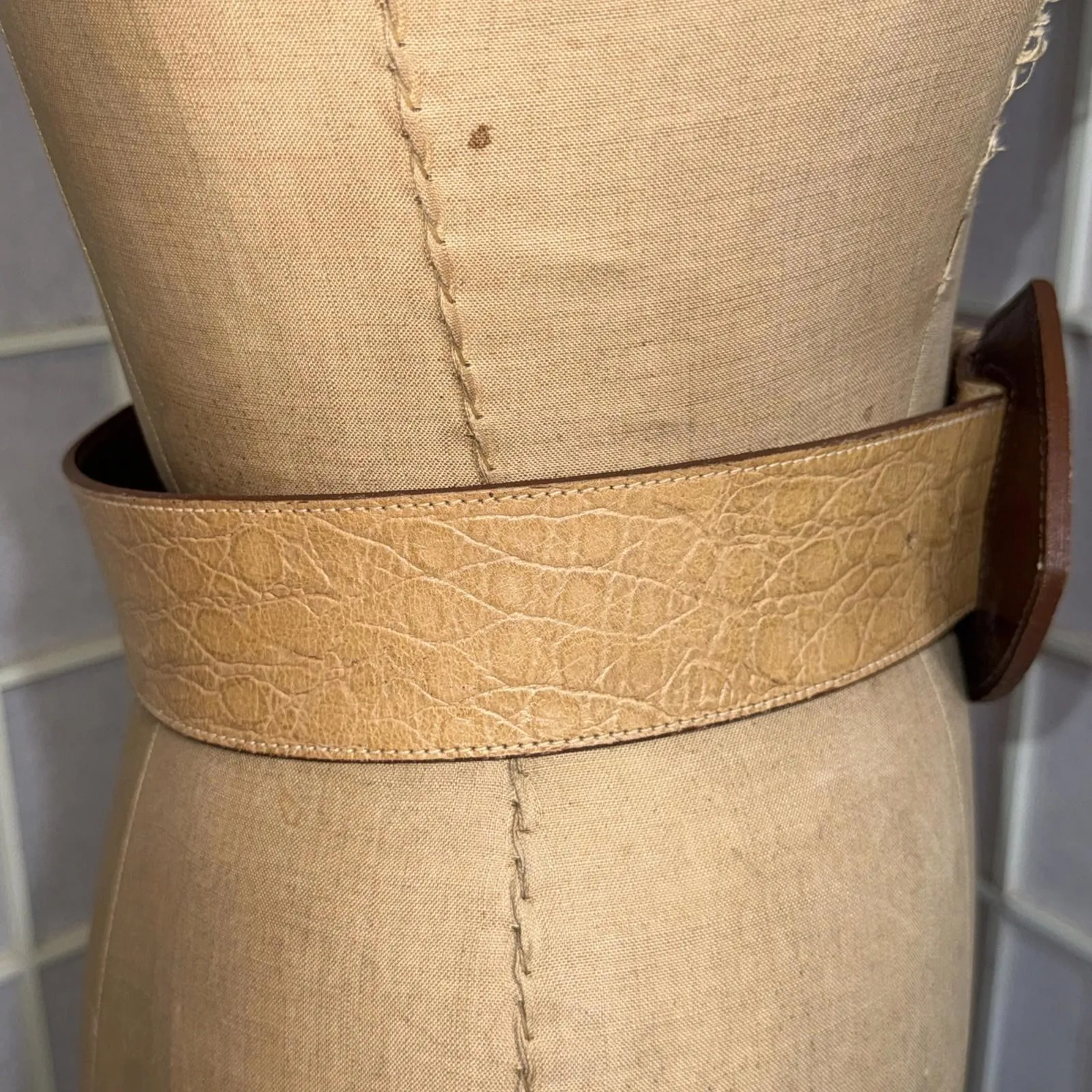 Vintage Sandy Duftler Y2K 90s Tan Leather Chunky Buckle Statement Belt 25 - Image 5