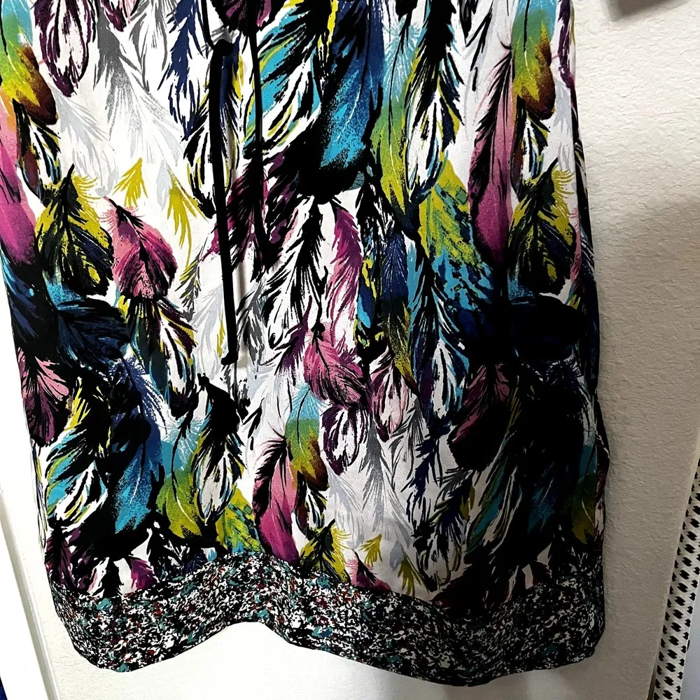 Love Fire Juniors Dress sz 9 colorful feather print mini sheath - Image 3