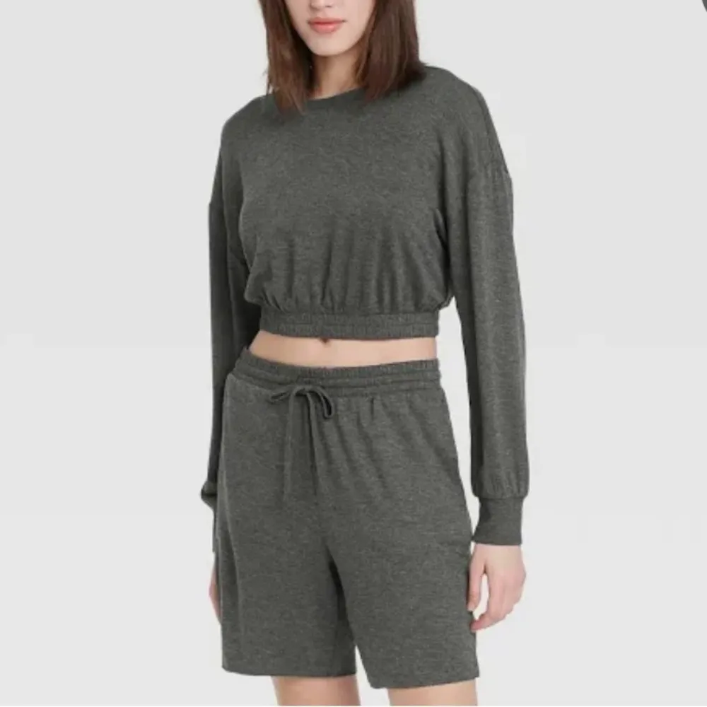 Colsie Dark Grey Cropped Lounge Pullover Long Sleeve Sweater Medium Gray - Image 3