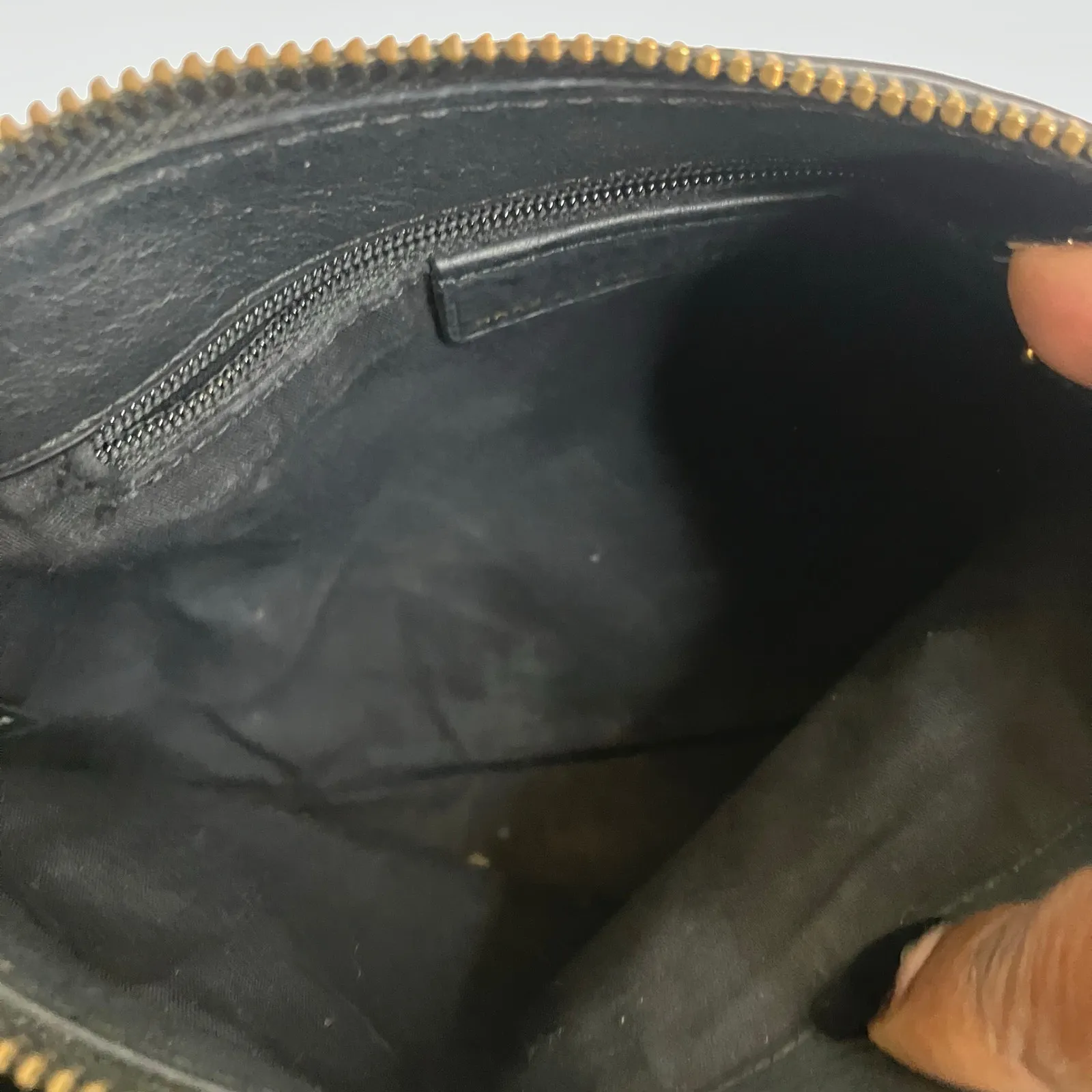 Marc Jacobs Tread Lightly Quilted Textured Leather Shoulder Bag - Image 7