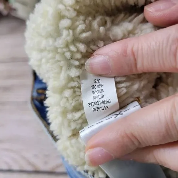 Old Navy‎ Women's Blue Sherpa Lined Collar Button-up Denim Jacket Size Medium - Image 8