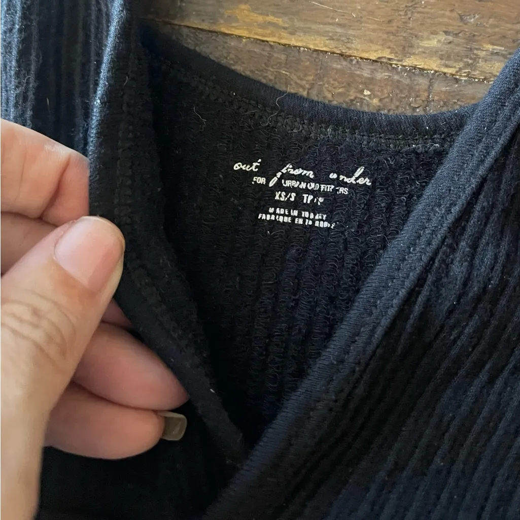 Out From Under Plunge Ribbed Seamless Cropped Cami XS/S Urban Outfitters - Image 3