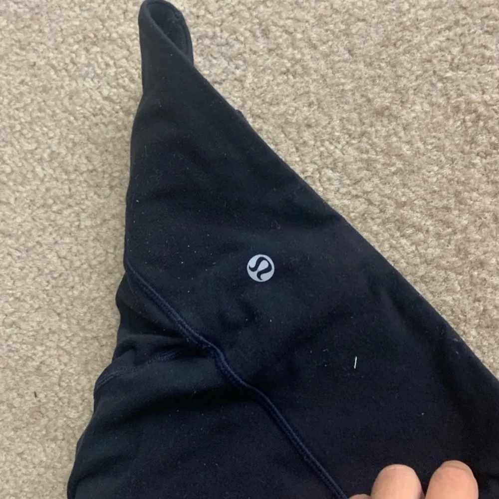 Lululemon black wunder under cropped leggings - Image 3