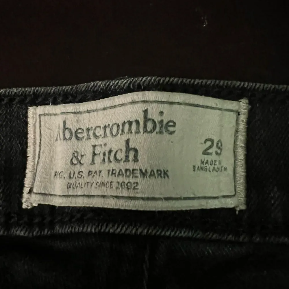 Abercrombie & Fitch Women's Size 29 Black Mid Rise Cutoff Distressed Jean Shorts - Image 3
