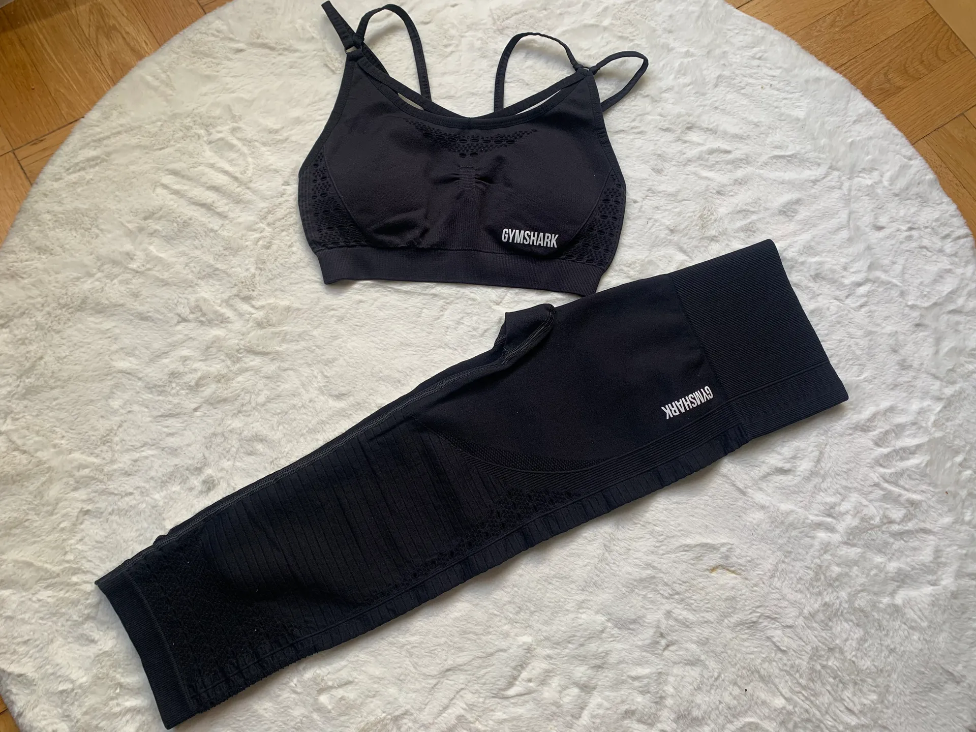 Energy Cropped  Legging And Sports Bra - Image 2