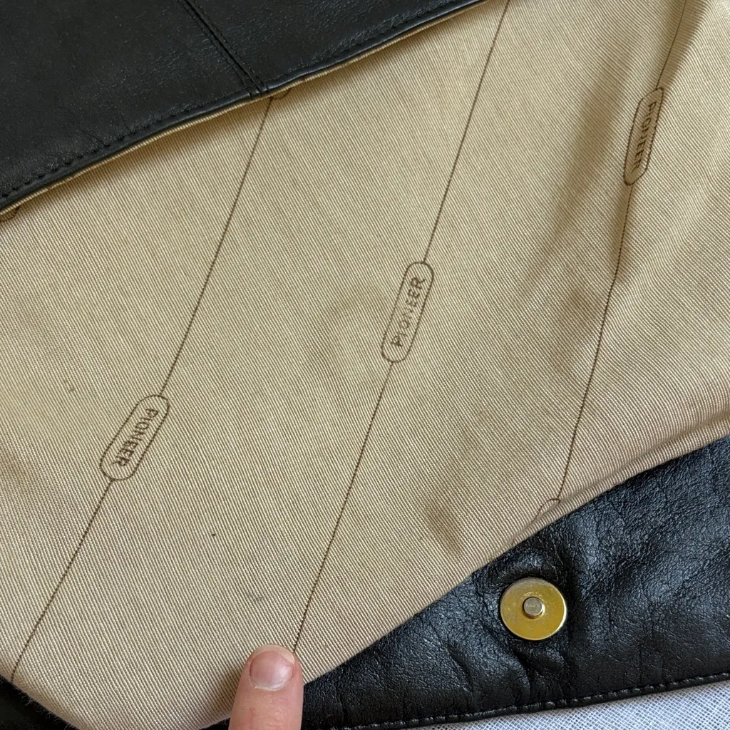 Pioneer Vintage 80s Black Leather Fold Over Clutch. - Image 5