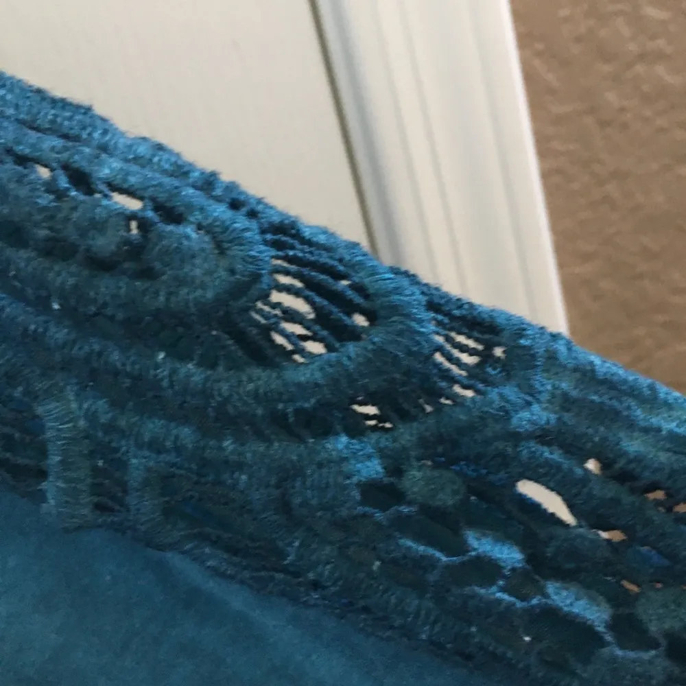 FINAL MARKDOWN Ladies' terra & sky cold shoulder top (0X/14W) - Image 4