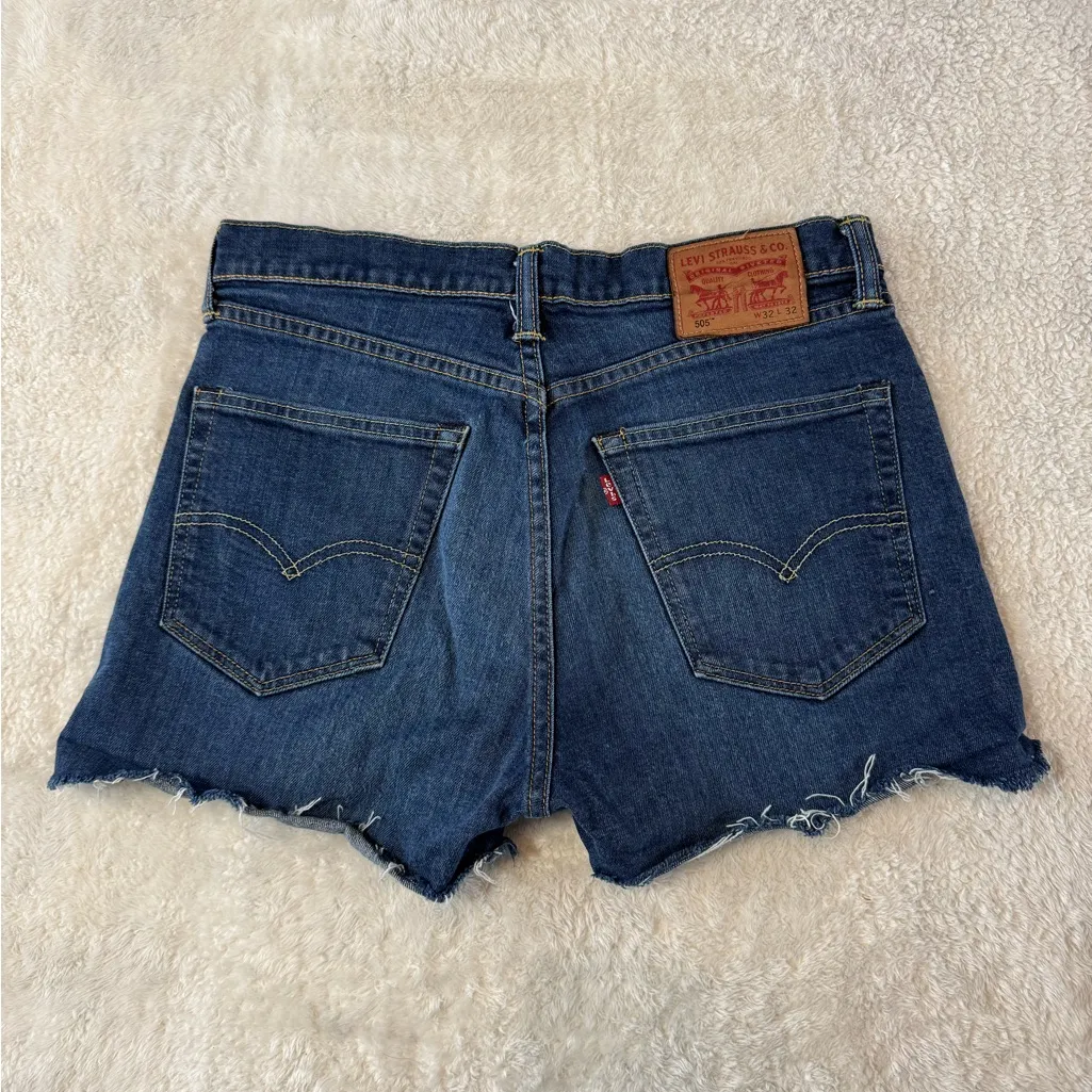 Levi's Shorts Womens W 32 Dark Wash Blue Denim Cut Offs 501 Distressed Vtg - Image 4