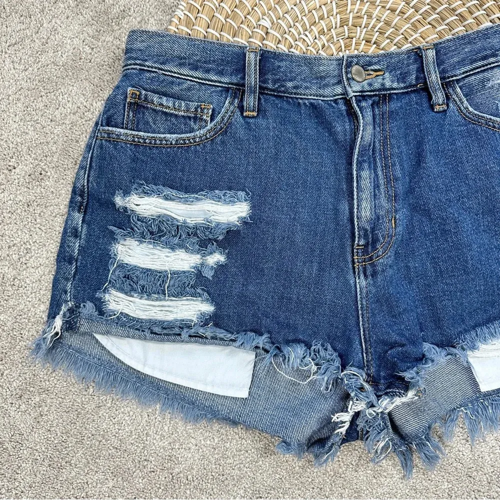 KanCan Signature Ultra High Rise Denim Short Frayed Distressed in Estilo Blue L Size L - Image 4