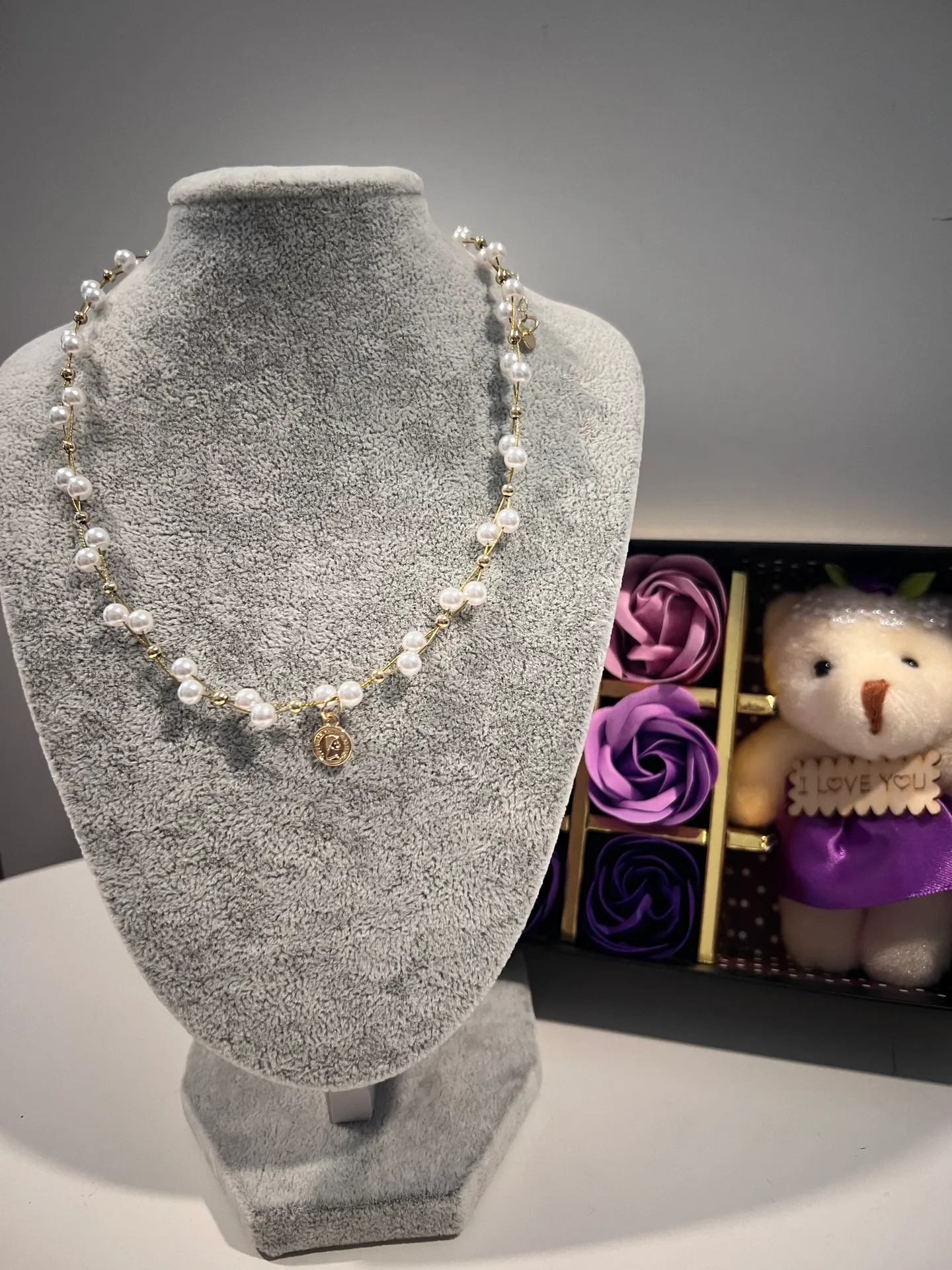 Vintage fashion Gold Plated Pearl Necklace - Image 3