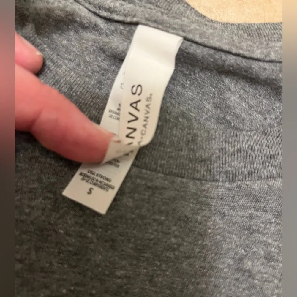 Womens peace love grinch Christmas gray shirt - Image 2