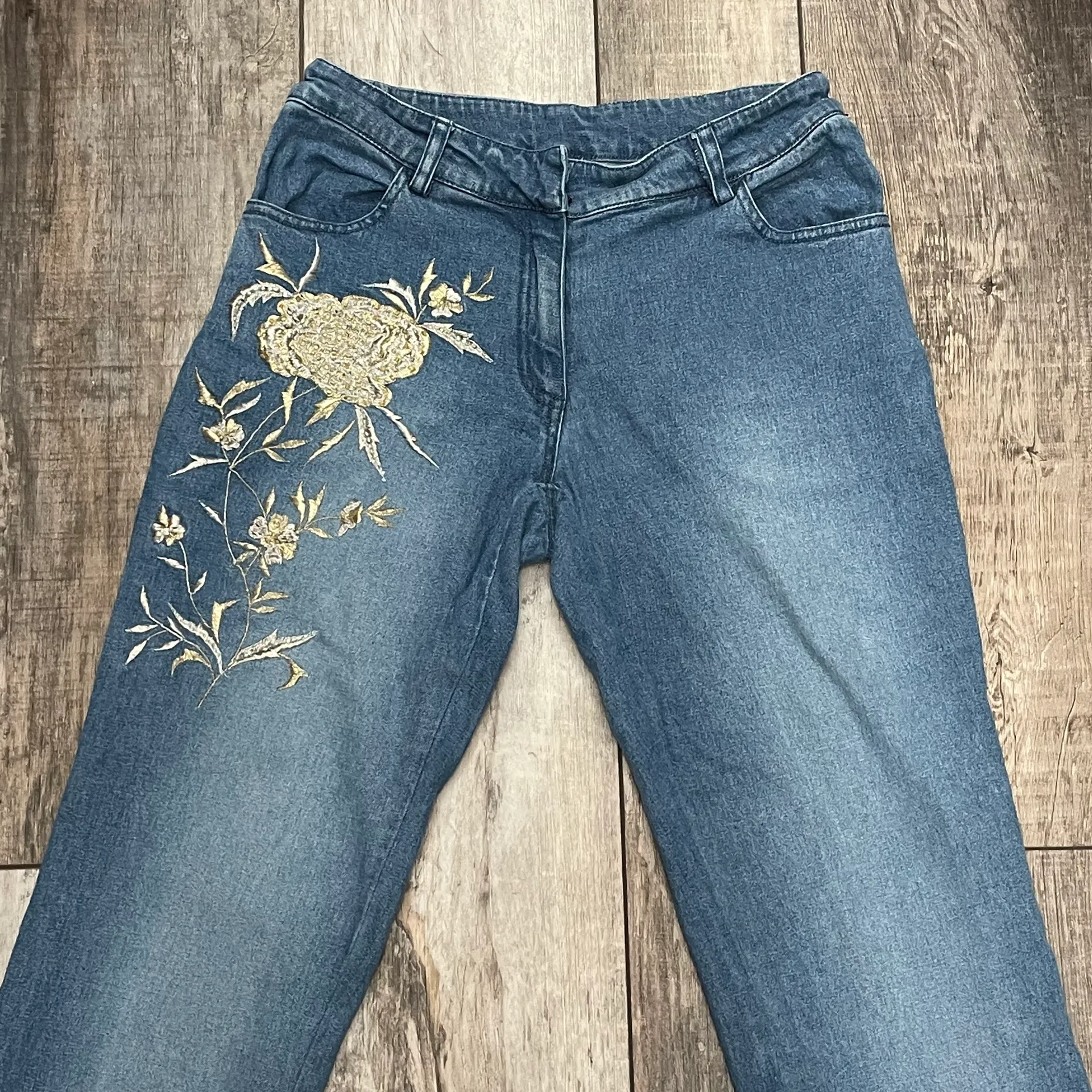 Jeans With Cream Colored Embroidery Size 0 - Image 4