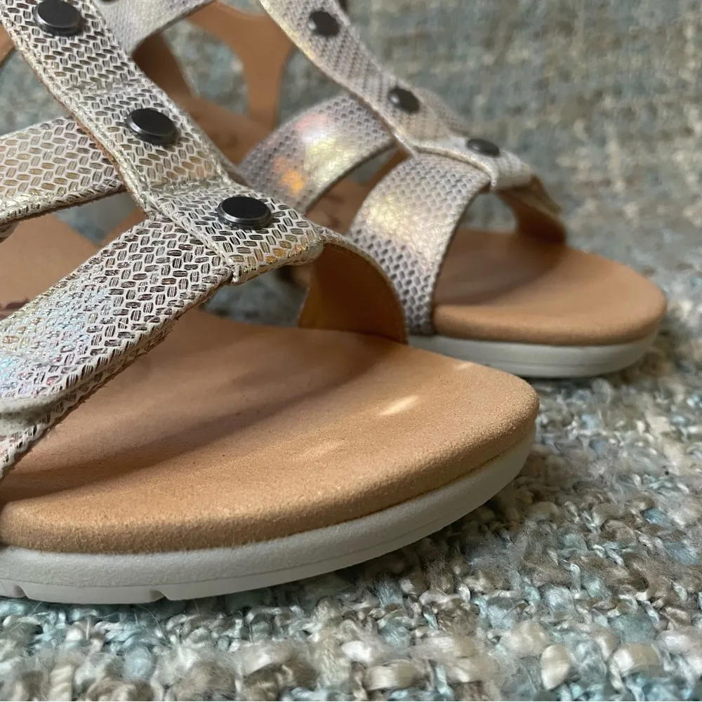 Revere Nassau Orthopedic Closed Heel Wedge Sandal in Metallic Interest Leather Size 9 - Image 5